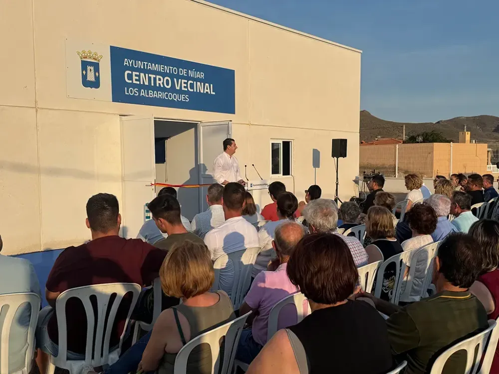 El alcalde de Níjar inaugura el nuevo centro vecinal de Los Albaricoques