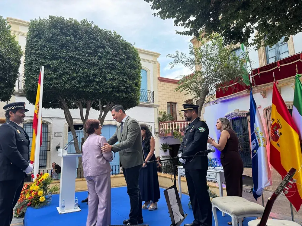 Níjar rinde homenaje a su Policía Local en el día de los Ángeles Custodios