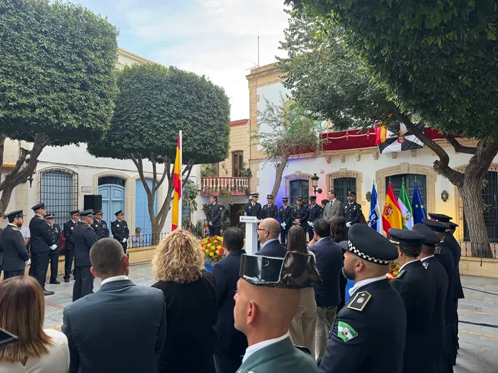 Níjar rinde homenaje a su Policía Local en el día de los Ángeles Custodios