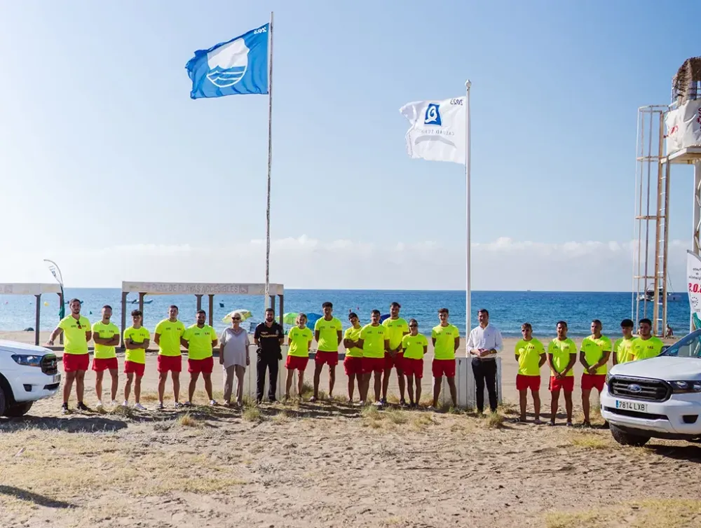 El alcalde de Níjar lamenta que la falta de gestión del anterior equipo de Gobierno haya retrasado la contratación de algunos servicios para las playas