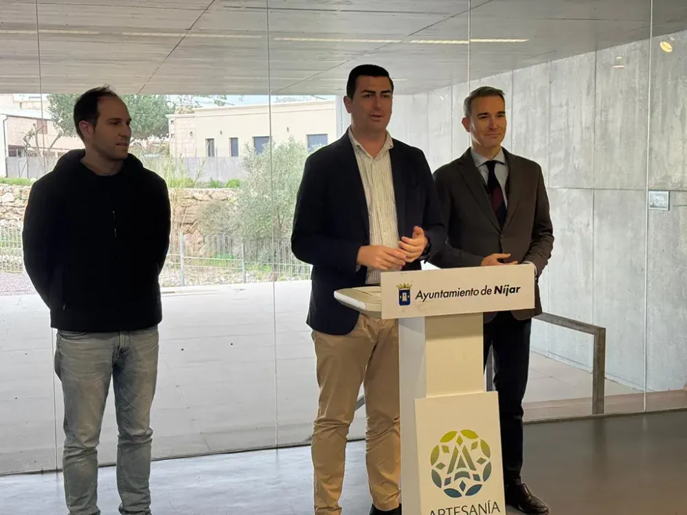 Ayuntamiento y Junta presentan la Zona de Interés Artesanal ‘Villa de Níjar’ con una muestra de piezas