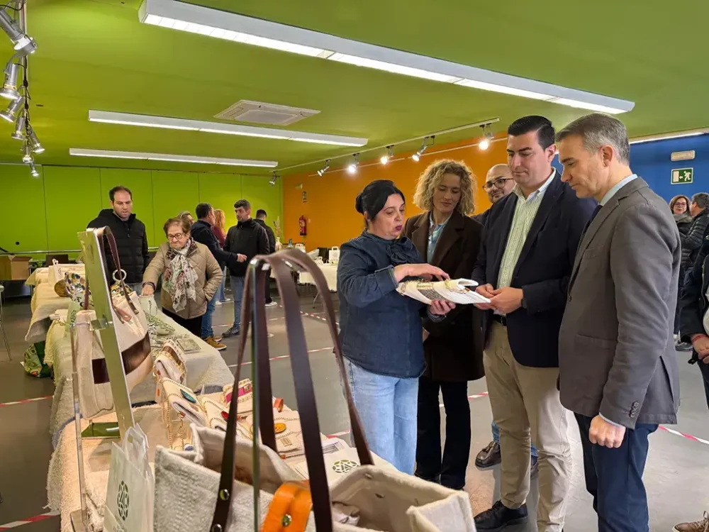 Ayuntamiento y Junta presentan la Zona de Interés Artesanal ‘Villa de Níjar’ con una muestra de piezas