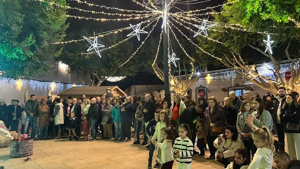 Fernán Pérez acoge el encendido ‘mágico’ del alumbrado navideño de Níjar
