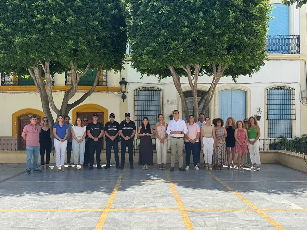 Níjar muestra su dolor por las víctimas del incendio en Los Gallardos