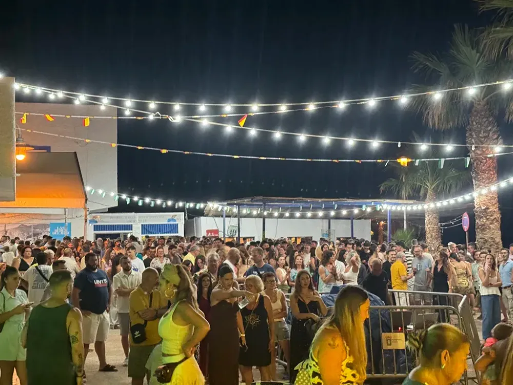 Níjar vuelve a pedir a empresas de autobuses que eviten desplazamientos masivos durante las fiestas de Agua Amarga