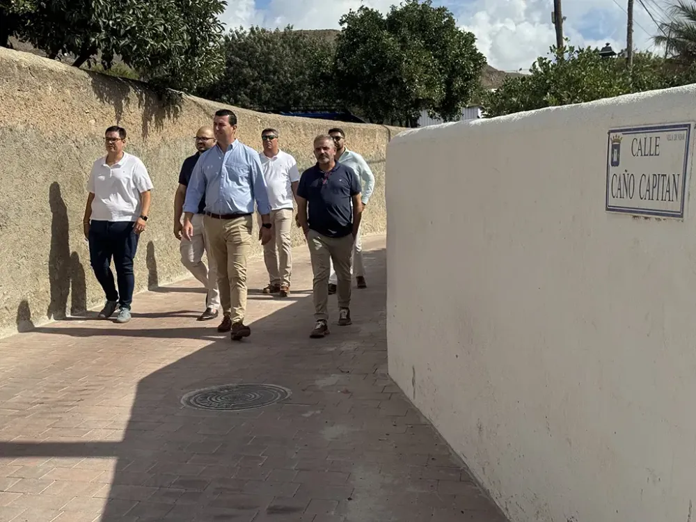 Recta final de las obras de embellecimiento del Caño Capitán, uno de los enclaves del casco histórico de la Villa de Níjar