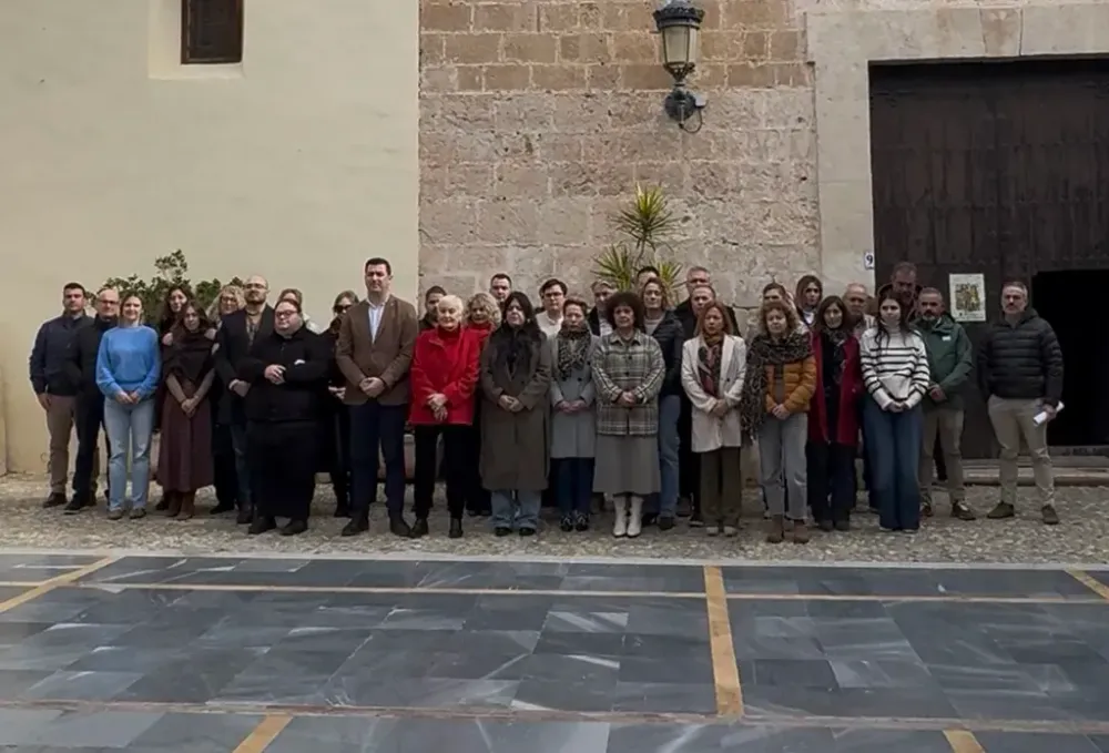 El Ayuntamiento de Níjar guarda un minuto de silencio por la tragedia de Adamuz