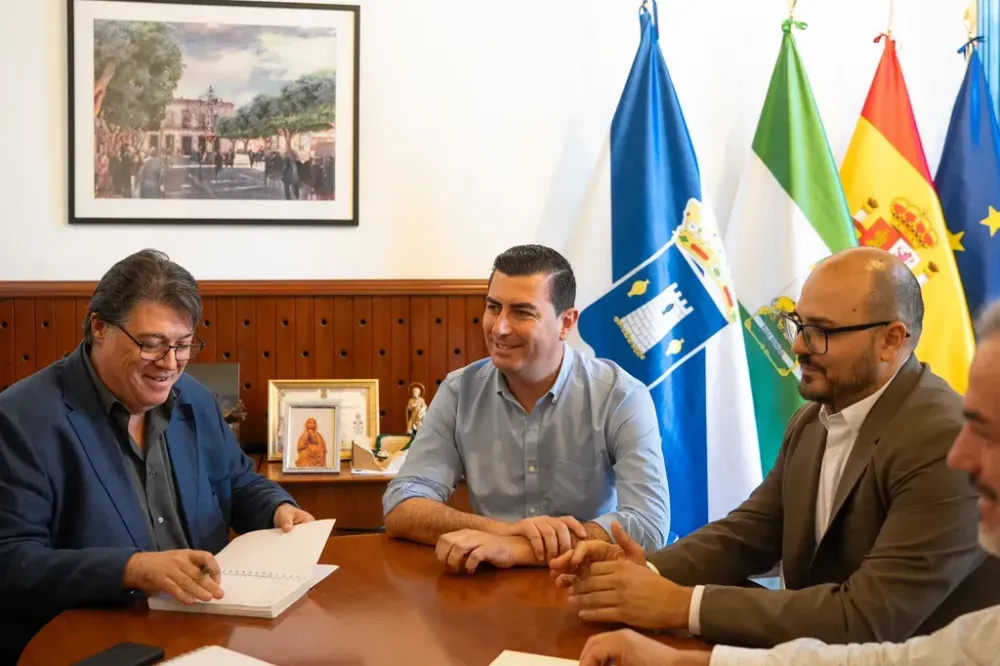 ‘Cumbre’ entre Ayuntamiento de Níjar y Endesa para abordar soluciones a los apagones