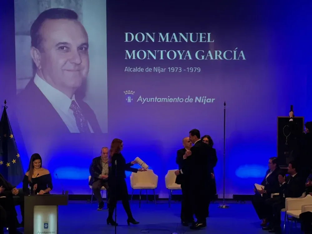 Garrido: «Este himno y esta bandera son dos símbolos que ya pertenecen a todos los nijareños»