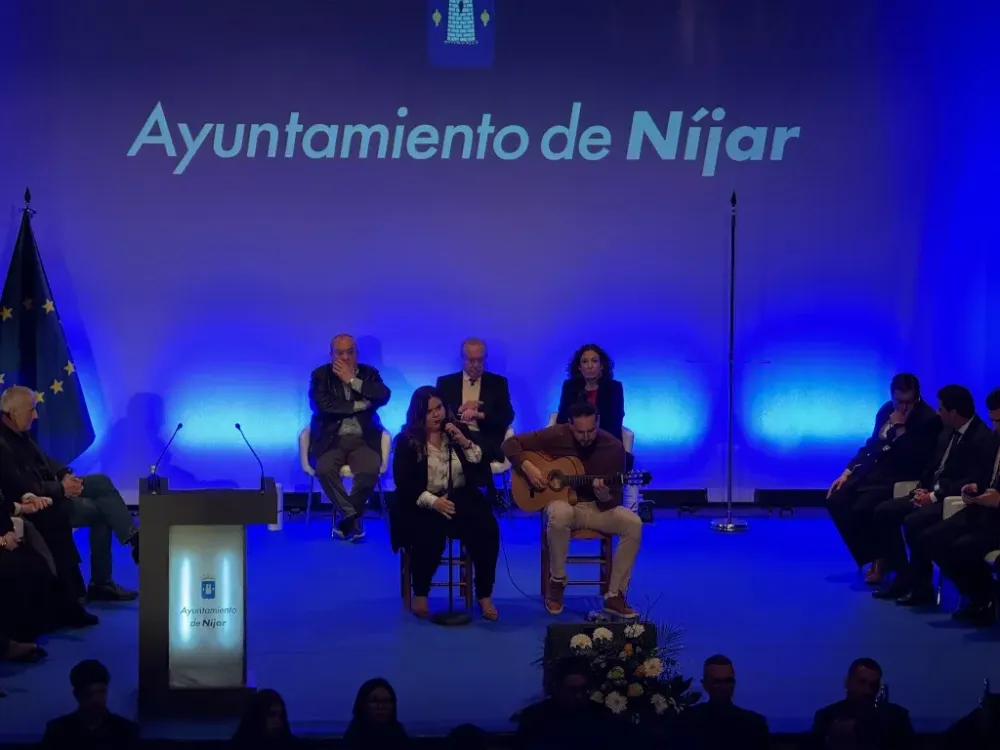 Garrido: «Este himno y esta bandera son dos símbolos que ya pertenecen a todos los nijareños»