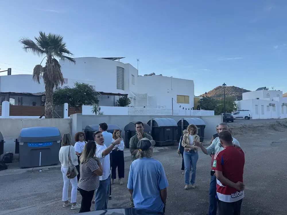 Contacto directo con los vecinos de El Pozo de los Frailes para atender sus demandas y planificar actuaciones de mejora