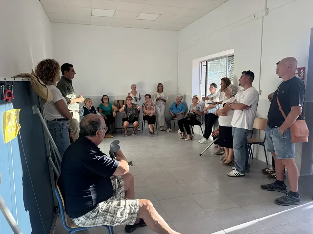 Contacto directo con los vecinos de El Pozo de los Frailes para atender sus demandas y planificar actuaciones de mejora