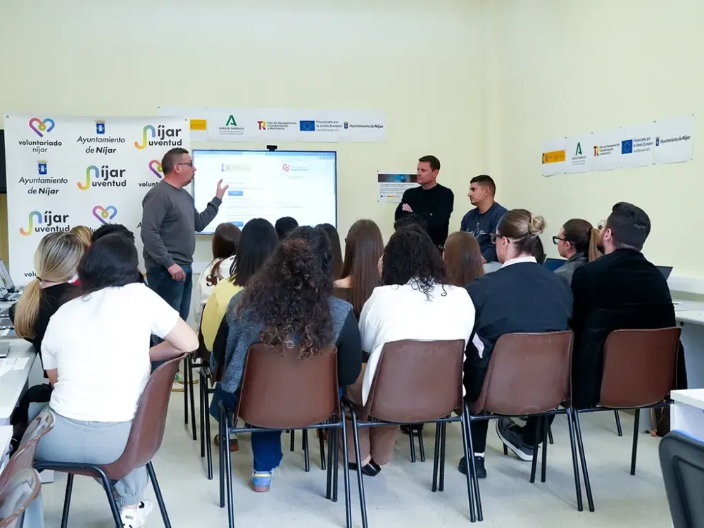 El Ayuntamiento de Níjar impulsa la formación en ciberseguridad juvenil