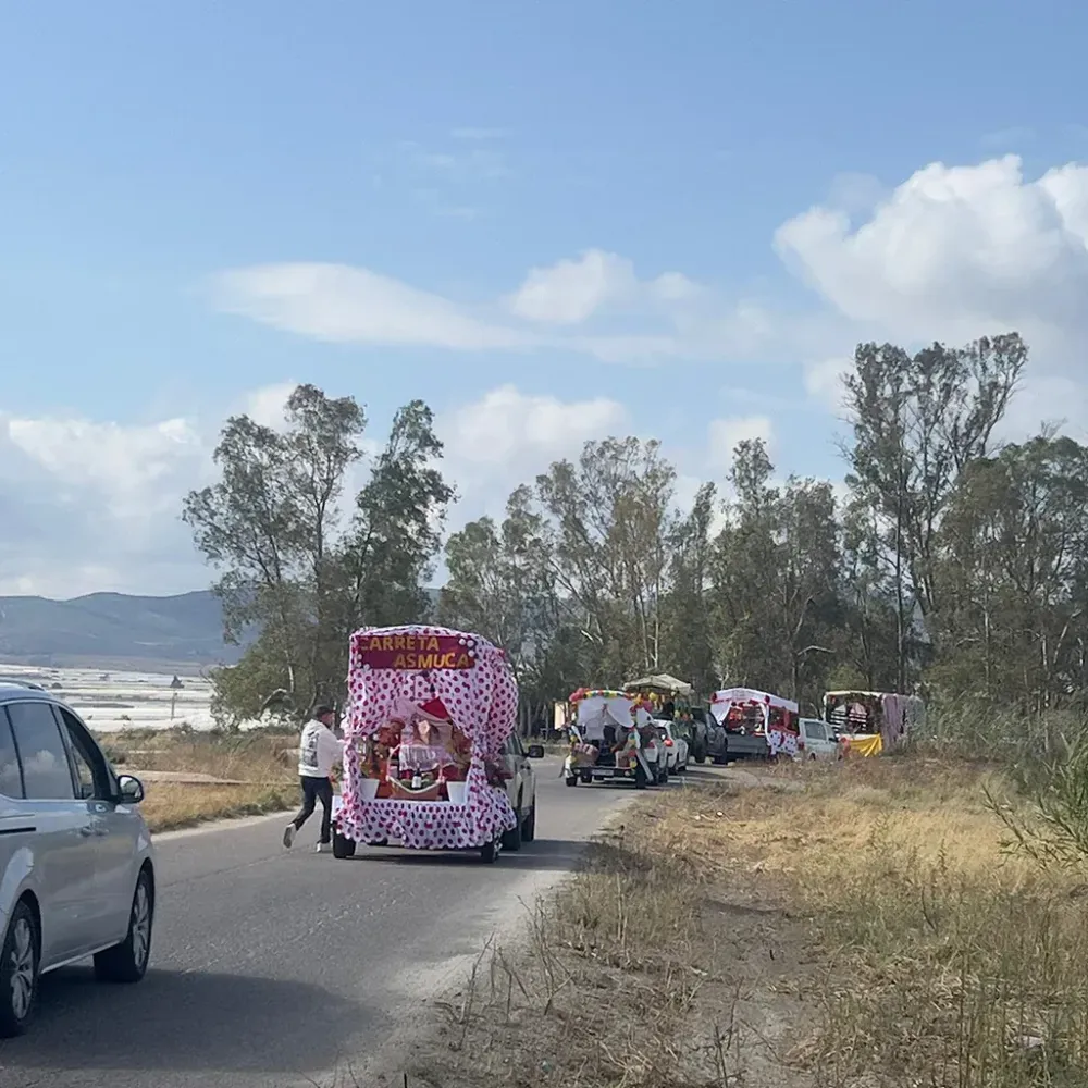 Miles de nijareños participan en la romería a Pueblo Blanco