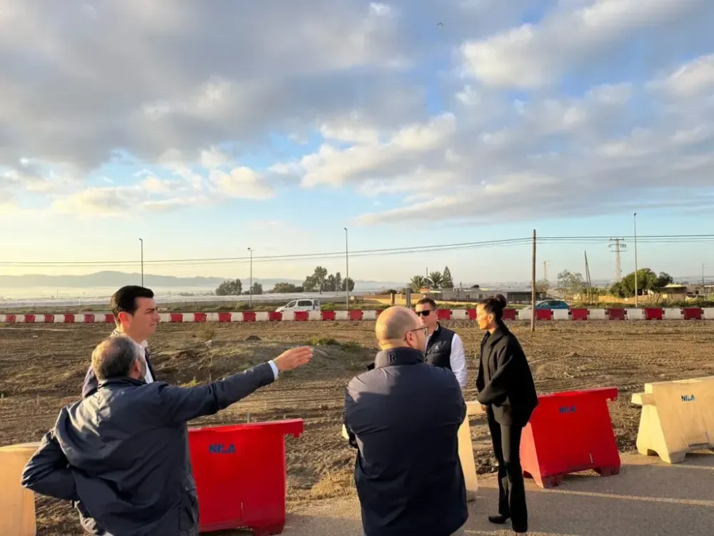 Comienza la obra del carril ciclopeatonal Campohermoso-Vistabella