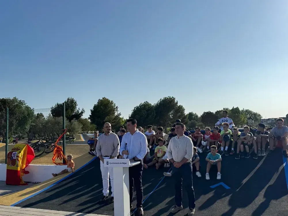 El alcalde de Níjar inaugura en Campohermoso el ‘pumptrack’ más moderno de la provincia
