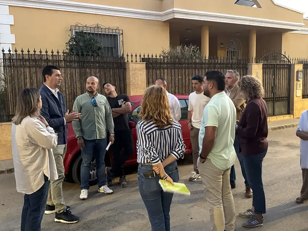 José Francisco Garrido se reúne con vecinos de Pujaire