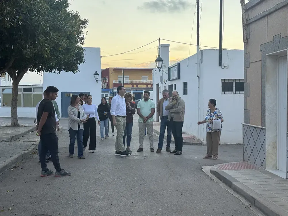 José Francisco Garrido se reúne con vecinos de Pujaire