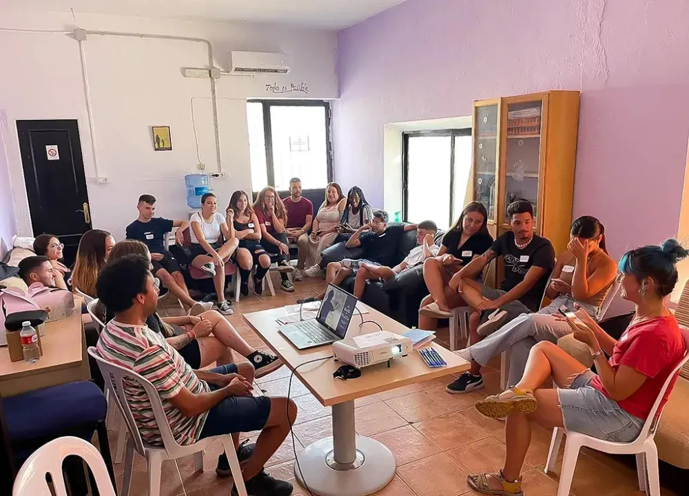 Níjar acoge actividades gratuitas para adolescentes y personas mayores dentro del marco de la I Residencia becada La Jacaranda