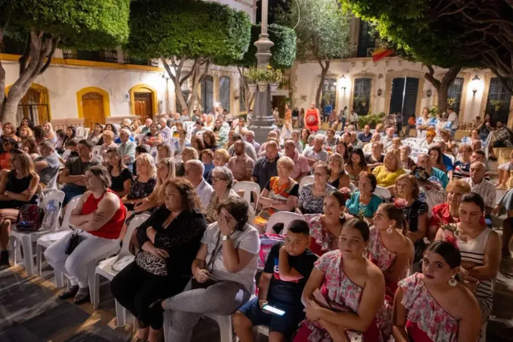 La Villa de Níjar acoge un encuentro de folclore entre Las Refajonas y la academia de baile María Jesús de Carboneras