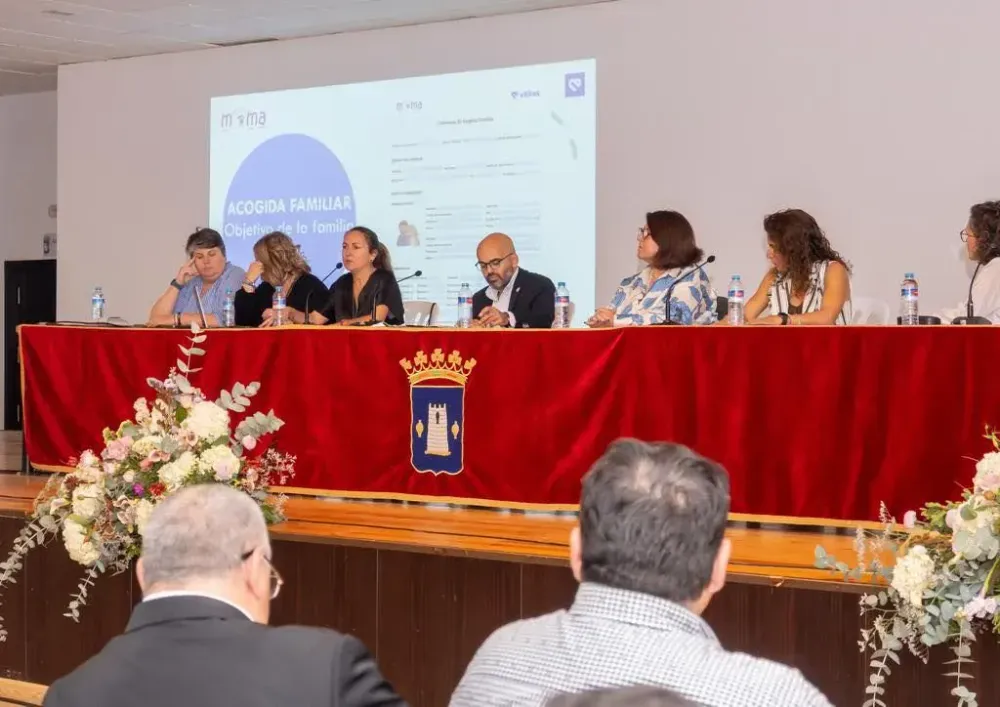 Más de 200 personas asisten a la I Jornada de Concienciación sobre el TEA en Níjar