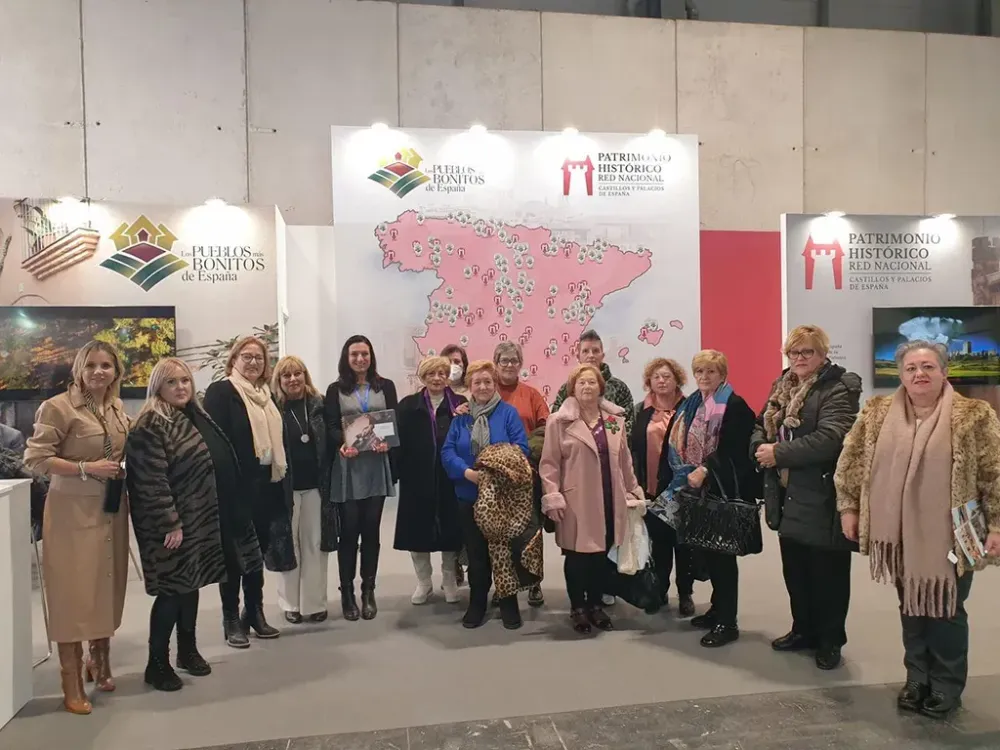 Las mujeres de La Isleta del Moro le dan sabor nijareño a Fitur con su libro “Condimenta que alimenta»