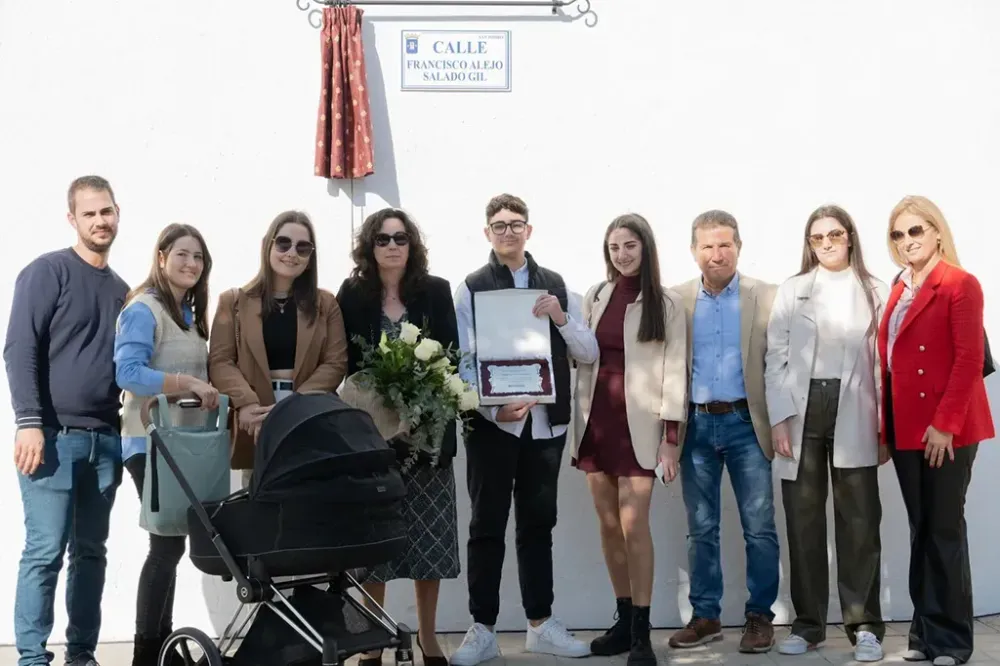 Níjar dedica una calle en San Isidro a la memoria del que fuera empresario y vecino, Francisco Alejo Salado Gil