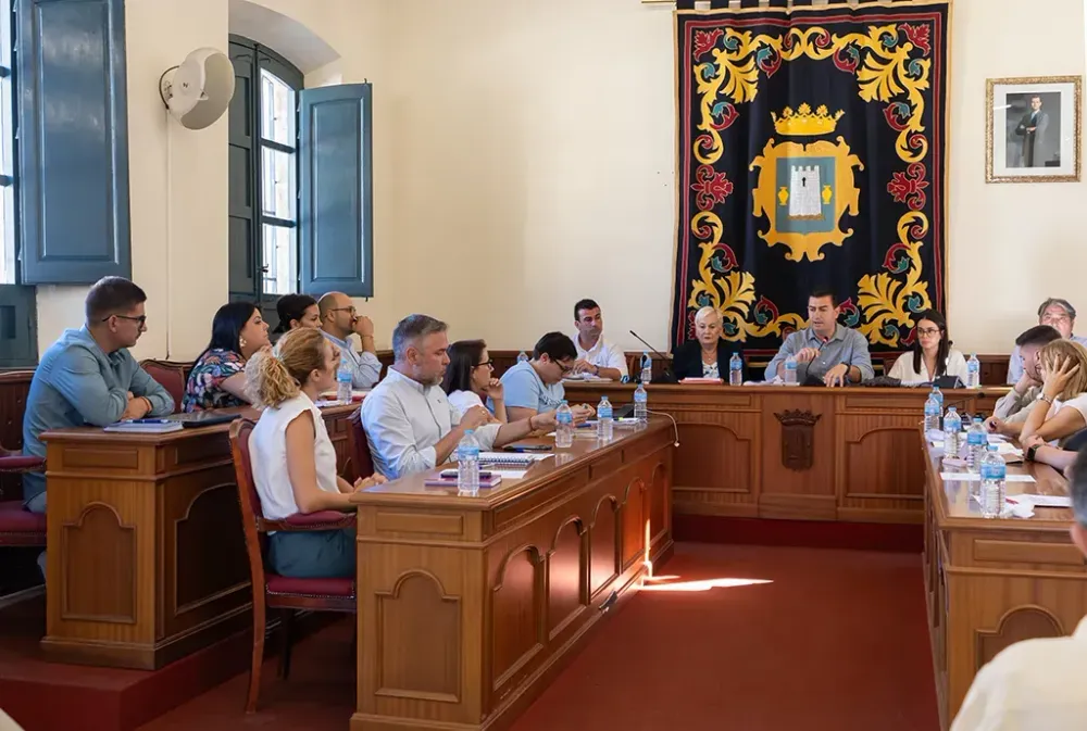 Níjar y Fisterra estrechan lazos para impulsar un hermanamiento entre el Mediterráneo y el Atlántico