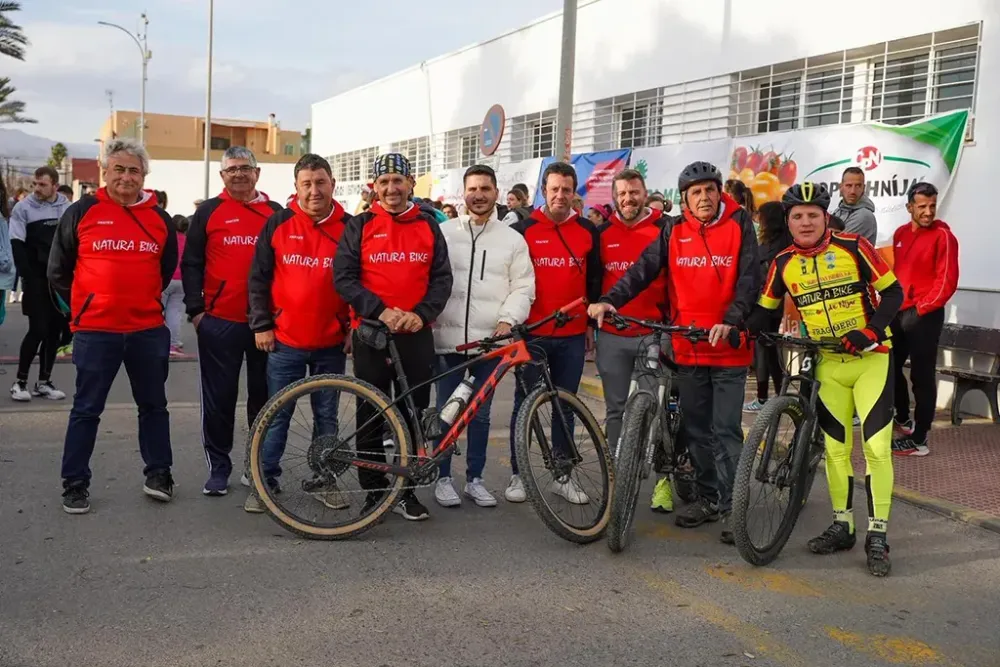 Unos 200 corredores se han dado cita en la San Silvestre Comarca de Níjar