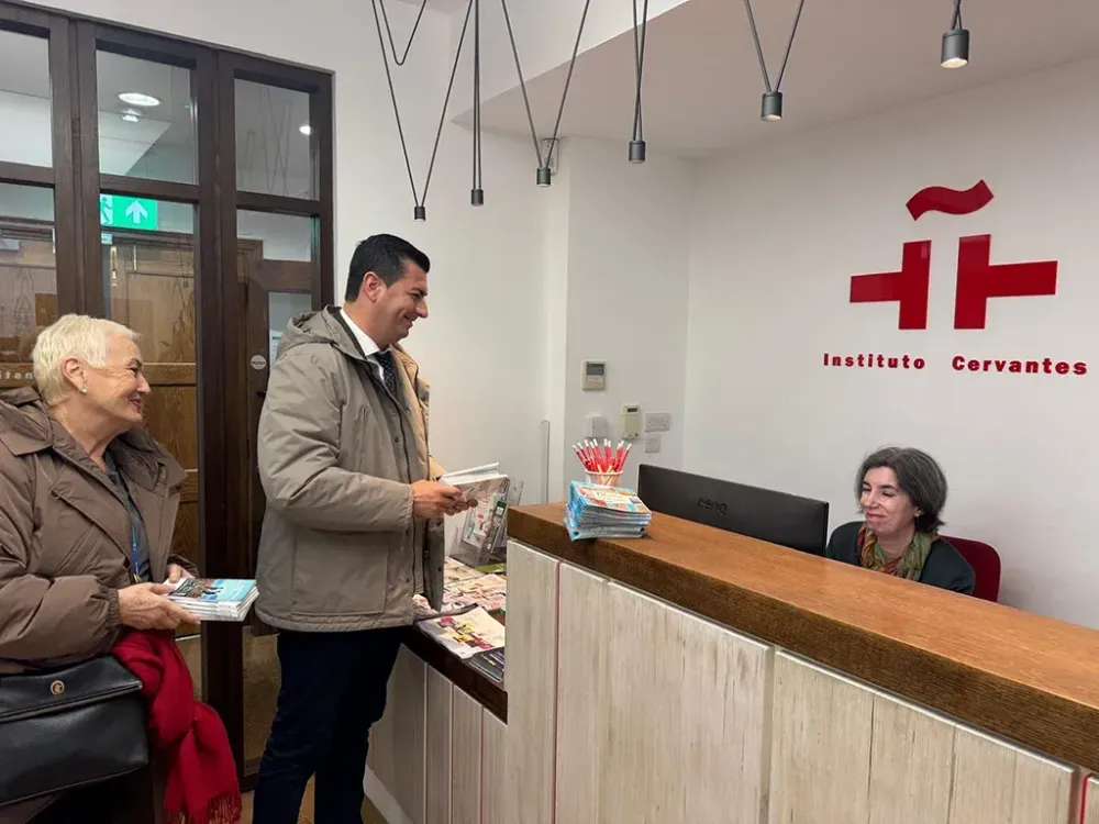 Níjar se promociona en el Instituto Cervantes de Londres en busca del turista británico enamorado de España