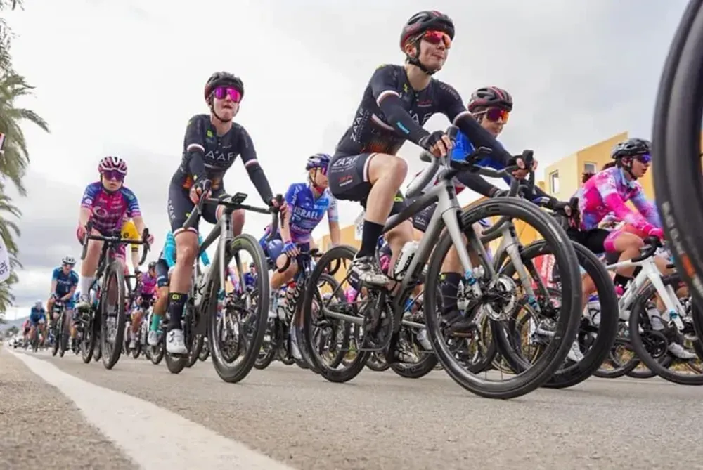 La ciclista italiana Arianna Fidanza (Ceratizit WNT) se impone en la Women Cycling Pro Costa de Almería