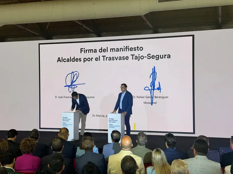 Níjar reclama en Murcia el trasvase Tajo-Segura