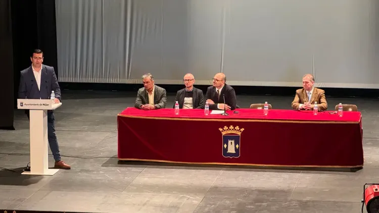 Níjar escucha las propuestas de colectivos vecinales, empresarios, constructores y colegios profesionales para su planificación urbana