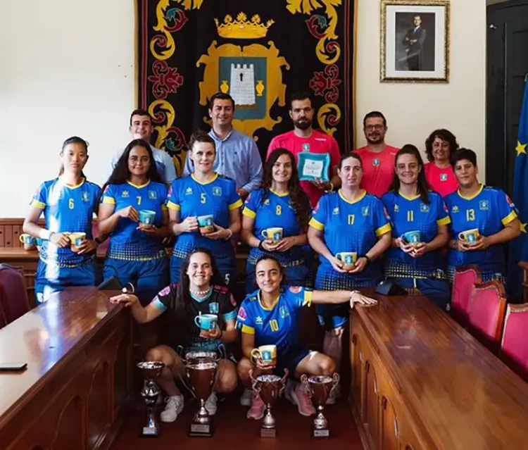 Recibimiento oficial en el salón de plenos del Ayuntamiento de Níjar al C.D. Comarca de Níjar FSF