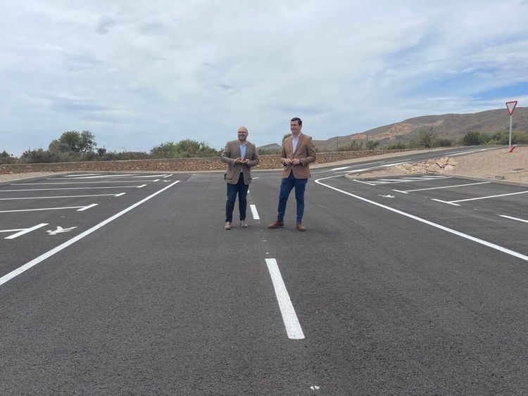 Los nijareños ya pueden hacer uso del nuevo parking junto al cementerio y las instalaciones deportivas de la Villa