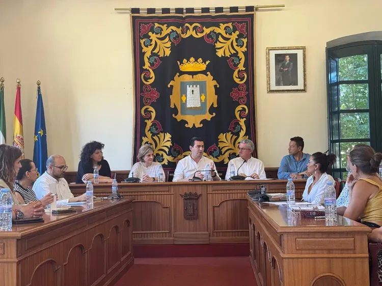 El alcalde de Níjar impulsa una reunión conjunta entre la Delegación de Salud y las asociaciones vecinales de Cabo de Gata 