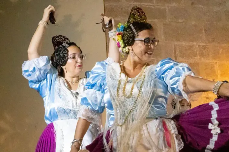 La Villa de Níjar acoge un encuentro de folclore entre Las Refajonas y la academia de baile María Jesús de Carboneras