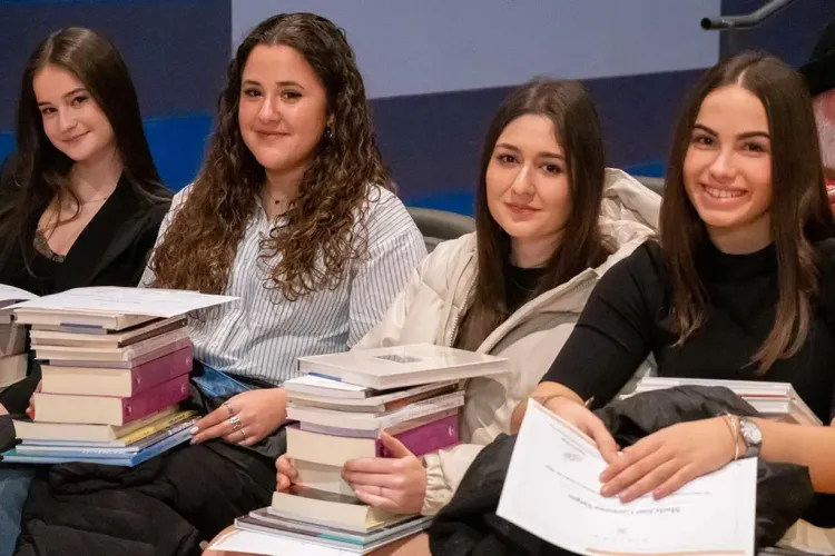 Termina el simposium Juan Goytisolo y Campos de Níjar con la entrega de premios a jóvenes creadores literarios de Níjar