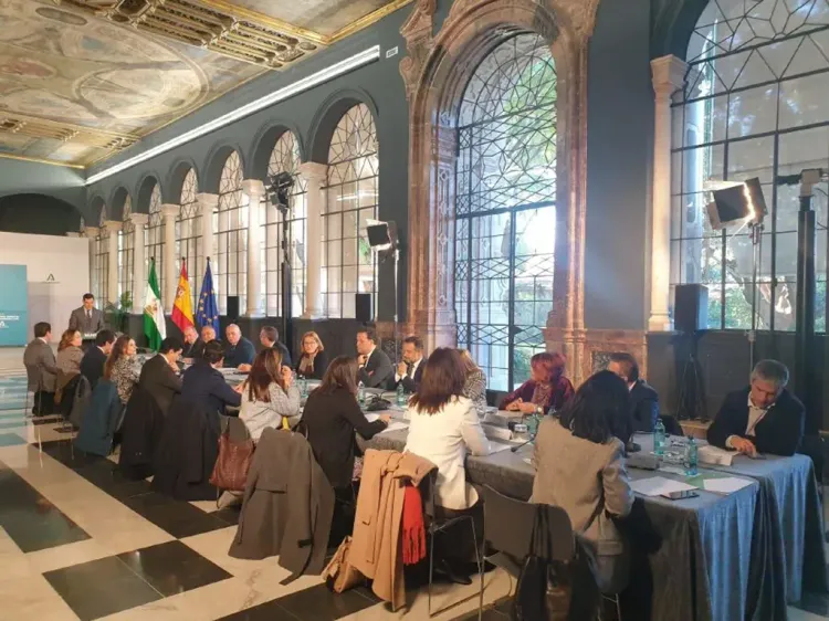 La alcaldesa de Níjar participa en Sevilla en la reunión del Consejo Andaluz de Concertación Local