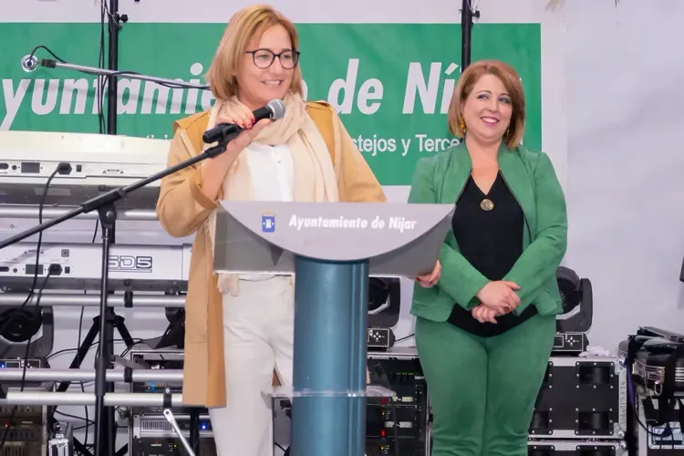 La comida de mayores de Níjar por Navidad congrega a mil personas en la Venta del Pobre