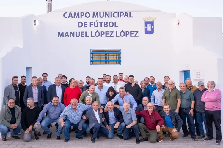 Esperanza Pérez inaugura el nuevo Manuel López López de San Isidro