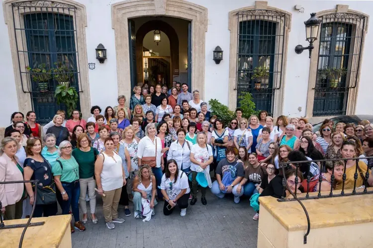 La alcaldesa de Níjar recibe a la Federación de Asociaciones de Mujeres Rurales de Andalucía