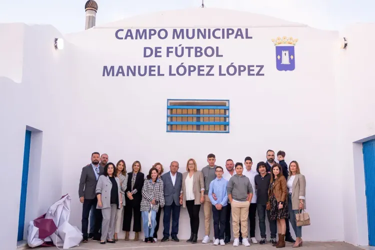 Esperanza Pérez inaugura el nuevo Manuel López López de San Isidro