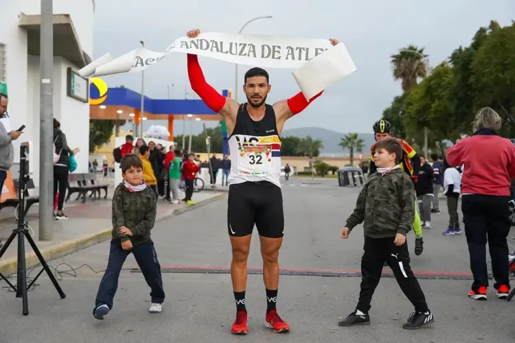 Unos 200 corredores se han dado cita en la San Silvestre Comarca de Níjar