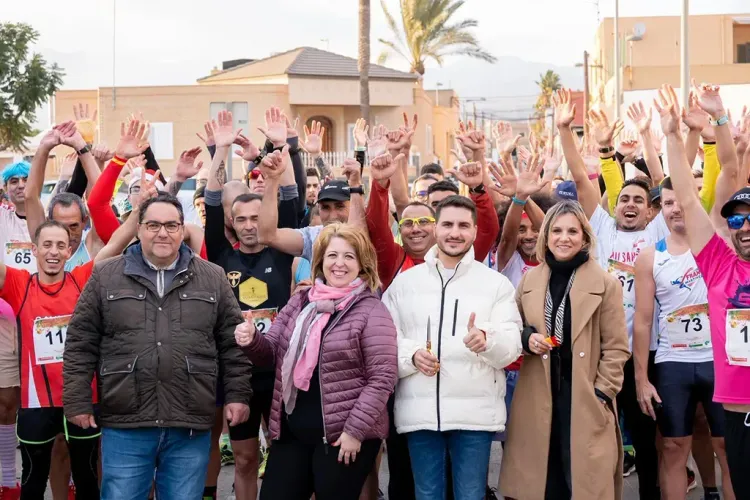 Unos 200 corredores se han dado cita en la San Silvestre Comarca de Níjar