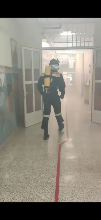 Simulacro de emergencia para formar a los alumnos de colegios
