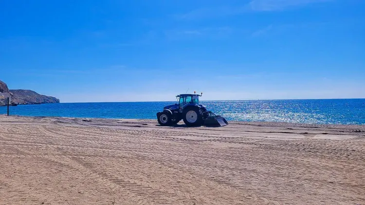 Playas y preparativos para Semana Santa en Níjar