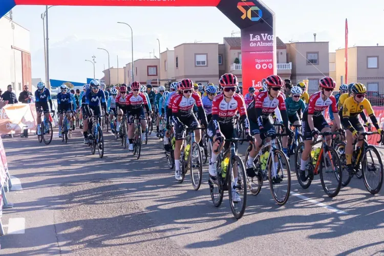La ciclista italiana Arianna Fidanza (Ceratizit WNT) se impone en la Women Cycling Pro Costa de Almería