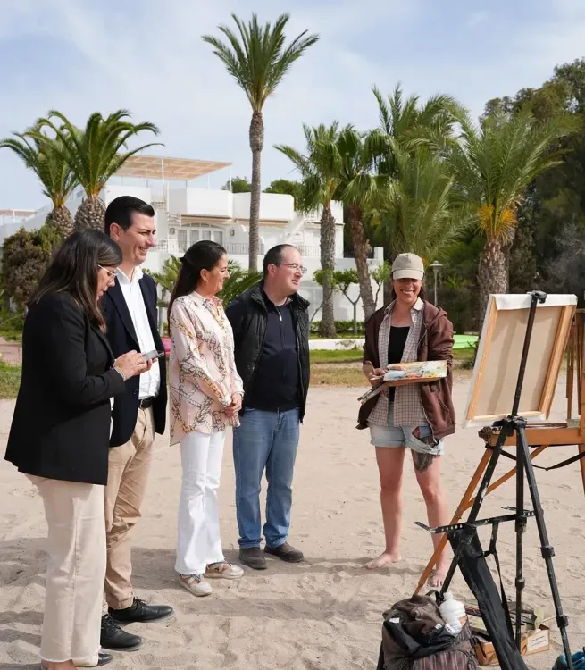 Los paisajes de Agua Amarga retratados por 21 artistas internacionales y dirigidos por Andrés García Ibáñez